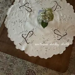 フランスアンティークஐ⋆*素敵な花籠刺繍の円形クロス SALE❣️フランスアンティークஐ⋆*素敵な花籠刺繍の円形クロス - メルカリ