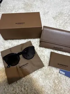 【美品】BURBERRY サングラス ブラック ケース付き BURBERRY ブラック サングラス ケース付き - メルカリ
