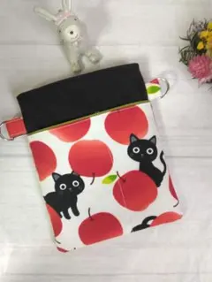 no.697　真っ赤なりんごと黒猫柄ナースポーチorオーガナイザー再販