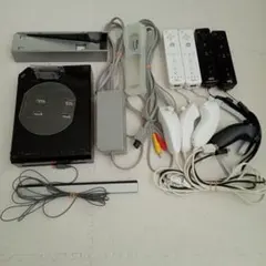 Wii本体と4つのリモコン・ヌンチャクセット