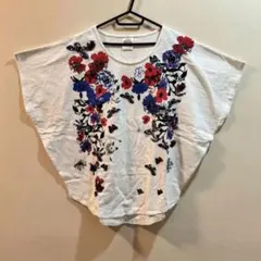 ScoLar フレンチスリーブ Tシャツ 花と蝶と猫 プリント スカラー 新品のサムネイル