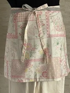 WER 903ショートエプロン　ハンドメイド　リバーシブル花柄、縦縞