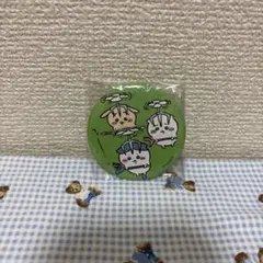 ちいかわ　ハチワレ　うさぎ　缶バッチ