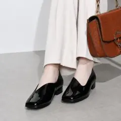 美品　ボントレ　エナメル　ローヒール　パンプスのサムネイル