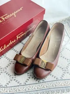 22.5cm サルヴァトーレフェラガモ パンプス レディース　ヴァラ