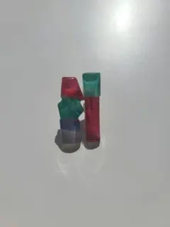カラフル幾何学デザイン イヤリング　デザイナー　　ハンドメイド
