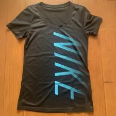 Nike ブラック Tシャツ Sサイズ