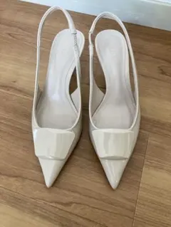 ZARA ベージュ ポインテッドトゥ パンプス