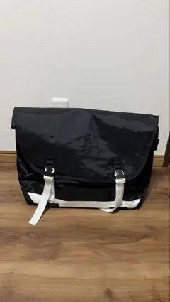 【希少】bagjack × BEINGHUNTED メッセンジャーバッグ 黒白 希少】bagjack × BEINGHUNTED メッセンジャーバッグ 黒白 - メルカリ