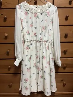 アースミュージックアンドエコロジー　花柄ワンピース　タグ付き新品未使用品