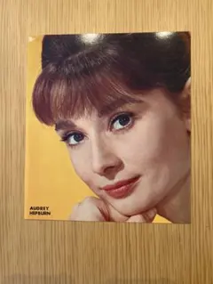 オードリーヘップバーン 表紙 LOOK ビンテージ雑誌 1952年 希少 - メルカリ