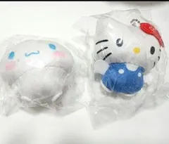 サンリオ　ふわふわぬいぐるみ　ボールチェーン　ガチャガチャ　キティ　シナモ