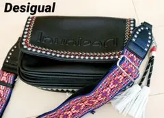 【Desigual】ショルダーバッグ ブラック 刺繍 クロスボディのサムネイル