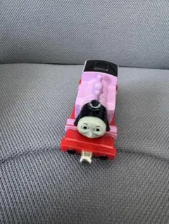 鉄道玩具 ROSIE ピンク/赤　機関車トーマス