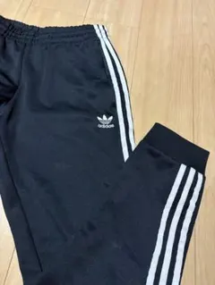 adidas トラックパンツブラック　Lサイズ