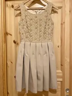 メトリーゼ 膝丈ワンピース 結婚式二次会ビジュー ベージュ