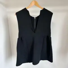 willfully 黒 Vネック ベスト　フリー