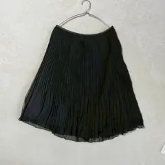 細プリーツスカート（13A）サイドジップ 膝丈 フレア シンプル フェミニン 黒