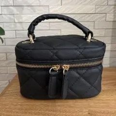 【新品未使用】パーリーデュー キルティングバニティバッグ コスメポーチ