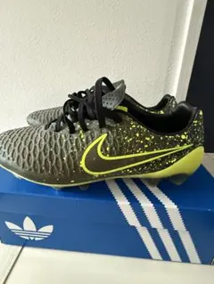 S*t様 Nike サッカーシューズ ティエンポ