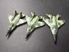 チョコエッグ世界の戦闘機第1弾 15MAPO Mig-29ファルクラム3機セットのサムネイル