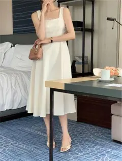 Attrangs ホワイト キャミワンピース スクエアネック　ロング丈　同窓会