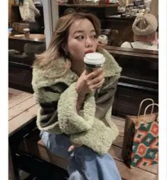 EVRIS ショートフェイクムートンブルゾン