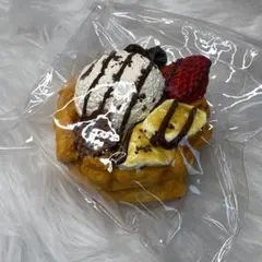 リアル系スクイーズ　フルーツワッフル