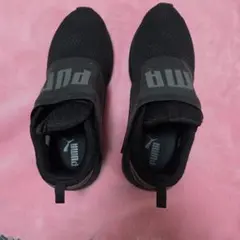 値下げします！PUMA スニーカー ブラック 25cm