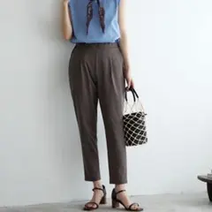 カジュアルパンツ テーパードパンツ オフィスカジュアル 薄手 ゆったり ブラウンのサムネイル