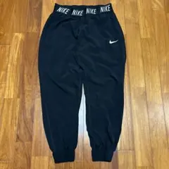 NIKE ブラック ジャージパンツ
