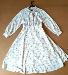 【未使用タグつき】花柄長袖ワンピースＬサイズ(お値引き可)