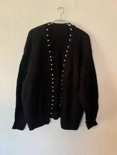 パール付きブラックリブ編みカーディガンのご紹介です❣️