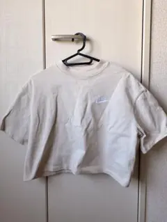 Nike ベージュ クロップドTシャツ 半袖