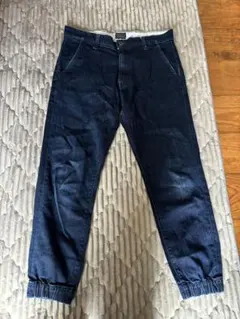 リーバイス 濃紺デニムジョガーパンツ、W32 L31サイズ。