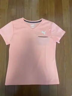 PUMA ピンク Vネック Tシャツ