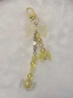 ビーズキーホルダー 黄色 チャーム ハンドメイド