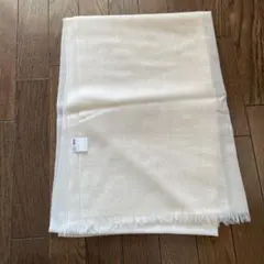 ユニクロ　カシミヤ100%ストール オフホワイト