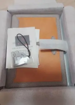エルメス 希少新品!4面 レザーフォトケース　ホワイト　BLANC エルメス 希少新品!4面 レザーフォトケース ホワイト BLANC - メルカリ
