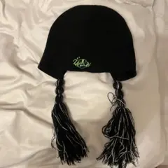 ボンボン付きニット帽