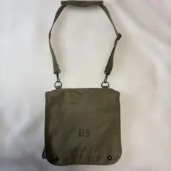 古着 made in USA ミリタリーバッグ　片方ボタン不良のサムネイル