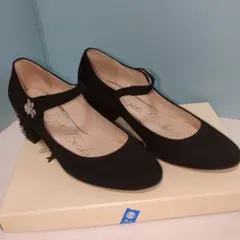 ブラック パンプス