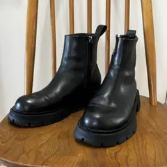 ZARA レザー サイドゴアブーツ 黒