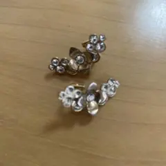 エムズグレイシー　花モチーフ クリスタルストーン ピアス
