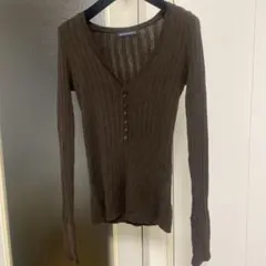 brandy melville ブランディーメルビル Vネック トップス