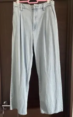 ユニクロ　ドレープデニムタックパンツ