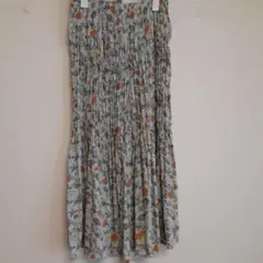 ユニクロ　イネス　フラワープリーツスカート