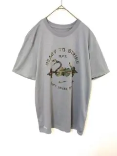 ナイキ　NIKE　Tシャツ　メンズM　グレー色　カモフラ柄プリント　カモ柄ロゴ