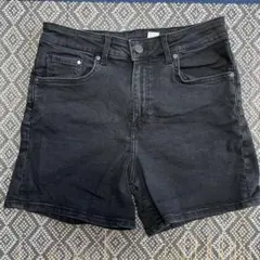 【ほぼ未使用】H&M エイチアンドエム ブラックデニムショートパンツ　Mサイズ