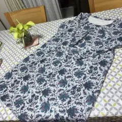 フローラルプリント 長袖ひざ丈ワンピース